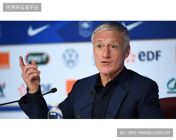 德尚面临后防线调整压力,法国队豪华攻击线需弥补防守短板。 德尚面临后防线调整压力,法国队豪华攻击线需弥补防守短板。